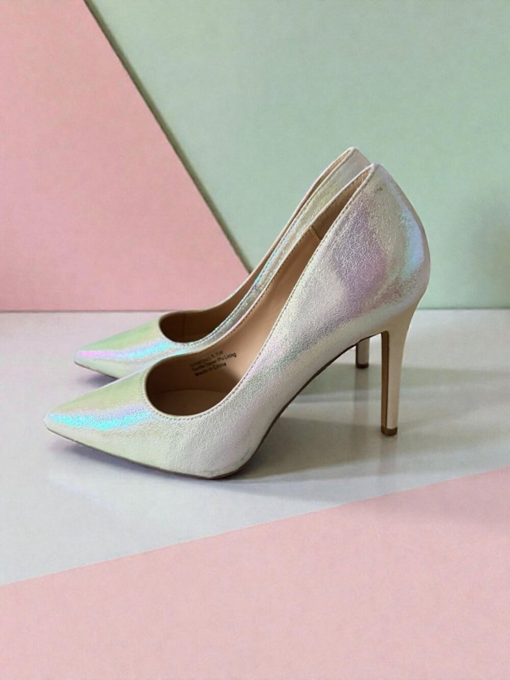 PENNY LOVES KENNY Ormond White Iridescent Heels Size 8.5W